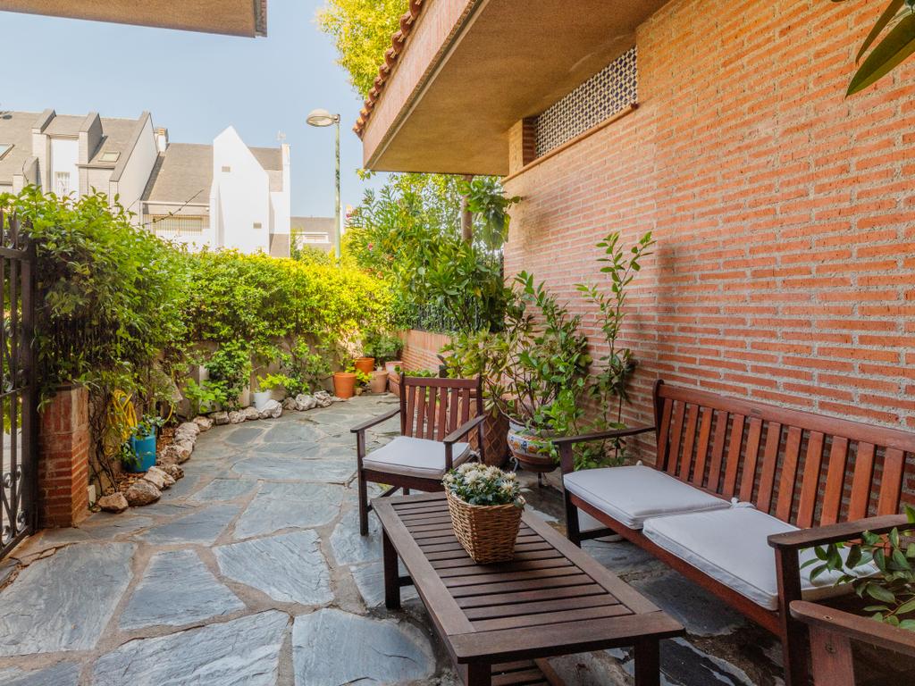 Casa Térrea Espetacular em Madrid - 5 Quartos e 4 Casas de Banho - Image 1