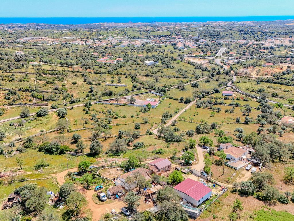 Ruína com 46 m² e Terreno de 15.410 m² em Ferreiras – Albufeira - Image 1