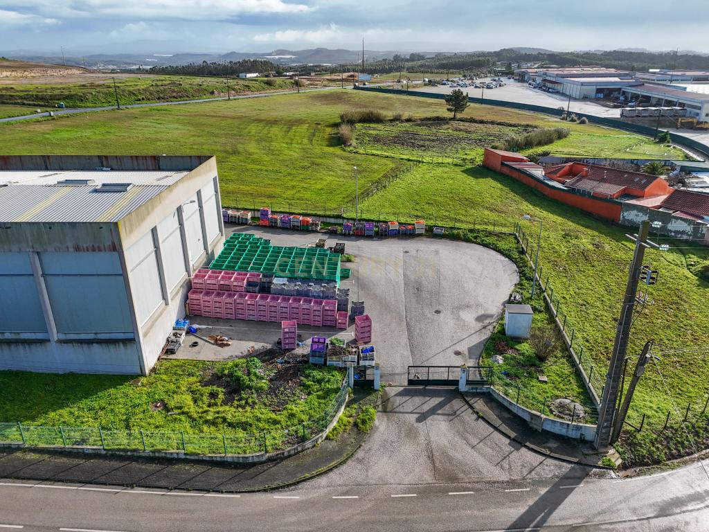 Armazém Industrial junto à Campo Oeste em A-dos-Cunhados - Image 7