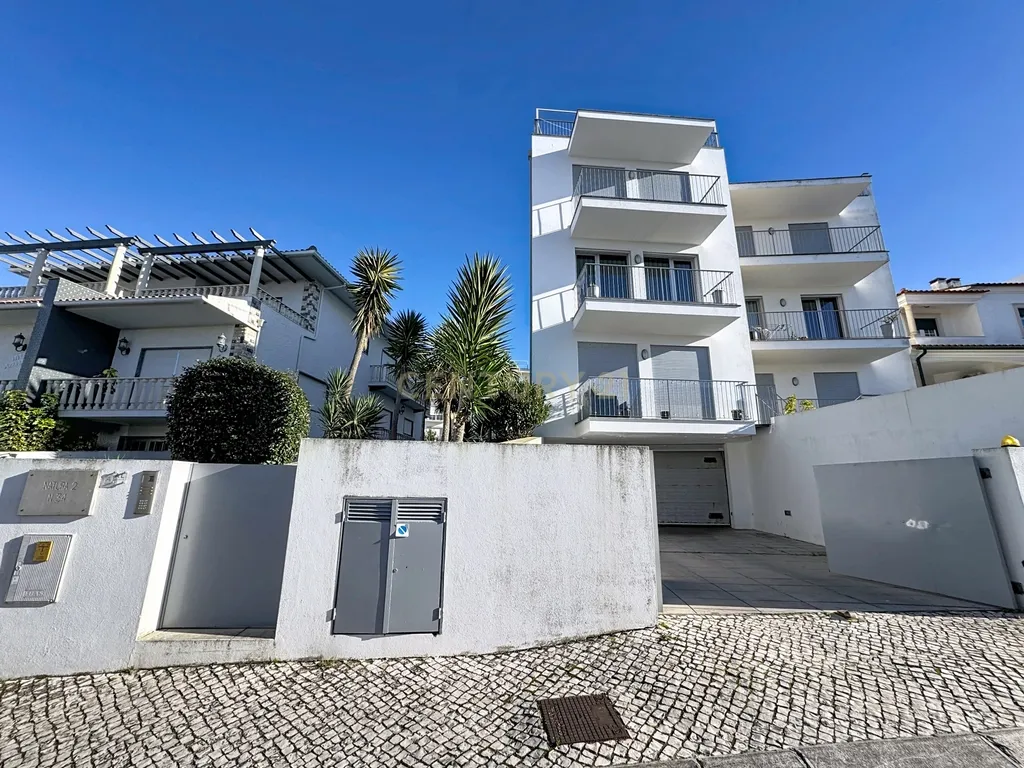 Penthouse T2 com Terraço e Piscina Privativa – Sítio da Nazaré - Image 10