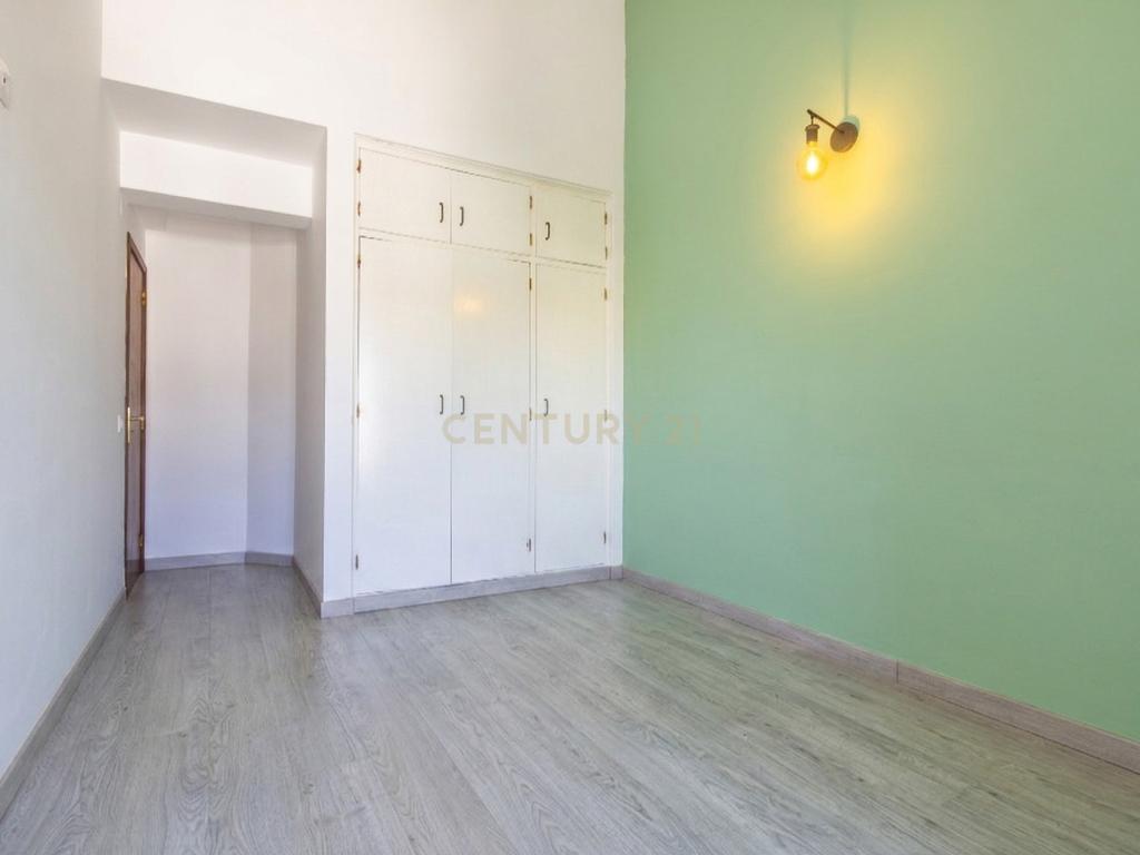 Moradia em Banda T3 com Sótão Aproveitado e Espaço Exterior – Casal Bolinhos, Azeitão - Image 14