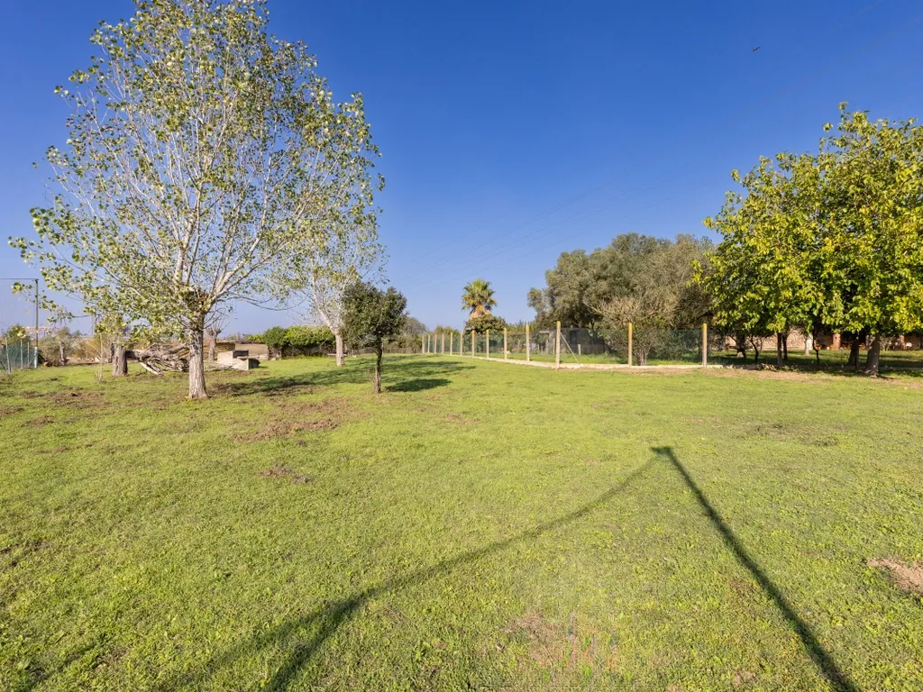 MASIA CATALANA EN VENDA A LLAGOSTERA – MÉS DE 7 HECTÀREES DE TERRENY, LLICÈNCIA TURÍSTICA, PISCINA I CAMP DE FUTBOL - Image 44