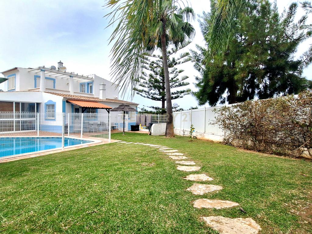 Moradia isolada com 4 quartos na Quinta dos Álamos - Guia - Image 3