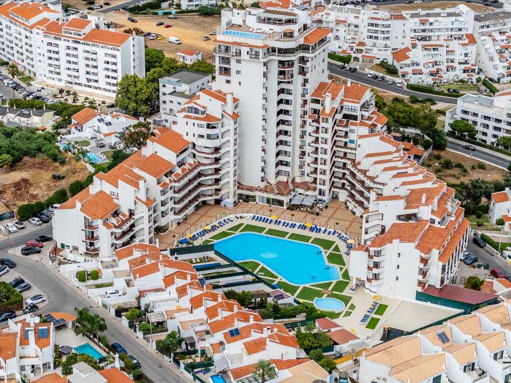 T1 totalmente remodelado, mobilado e equipado, com extraordinária vista panorâmica de 180° sobre o mar - Image 24