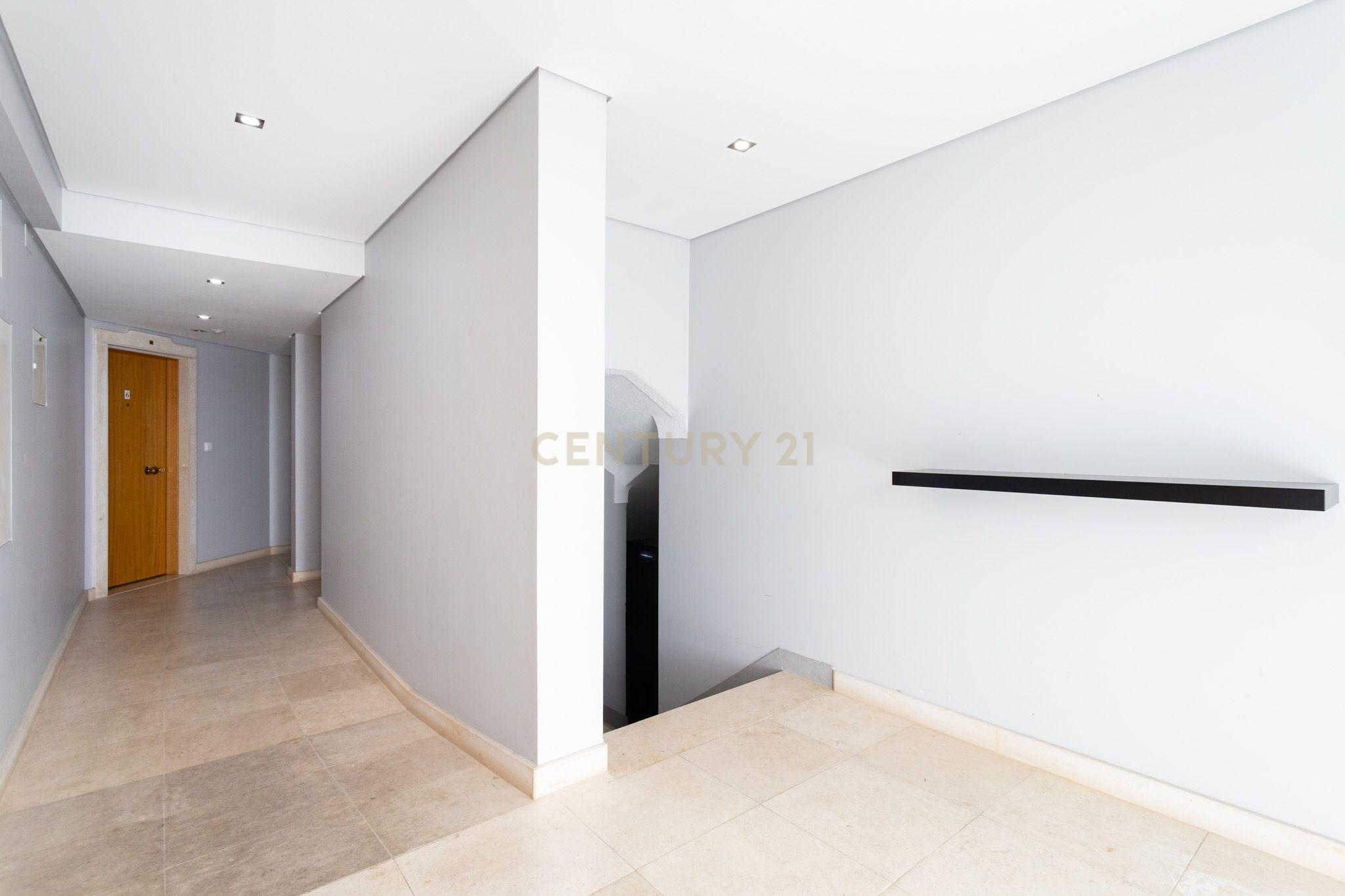 Fotografia 3 de Prédio recente em propriedade horizontal com 7 apartamentos situado em Arroios, Lisboa