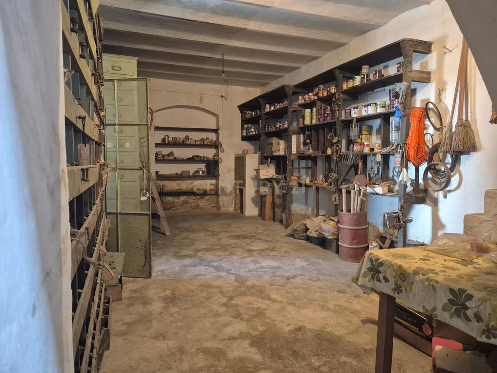 Oportunidade Única em Pias: Loja e Casão (Junto ao Restaurante "O Adro") - Image 14