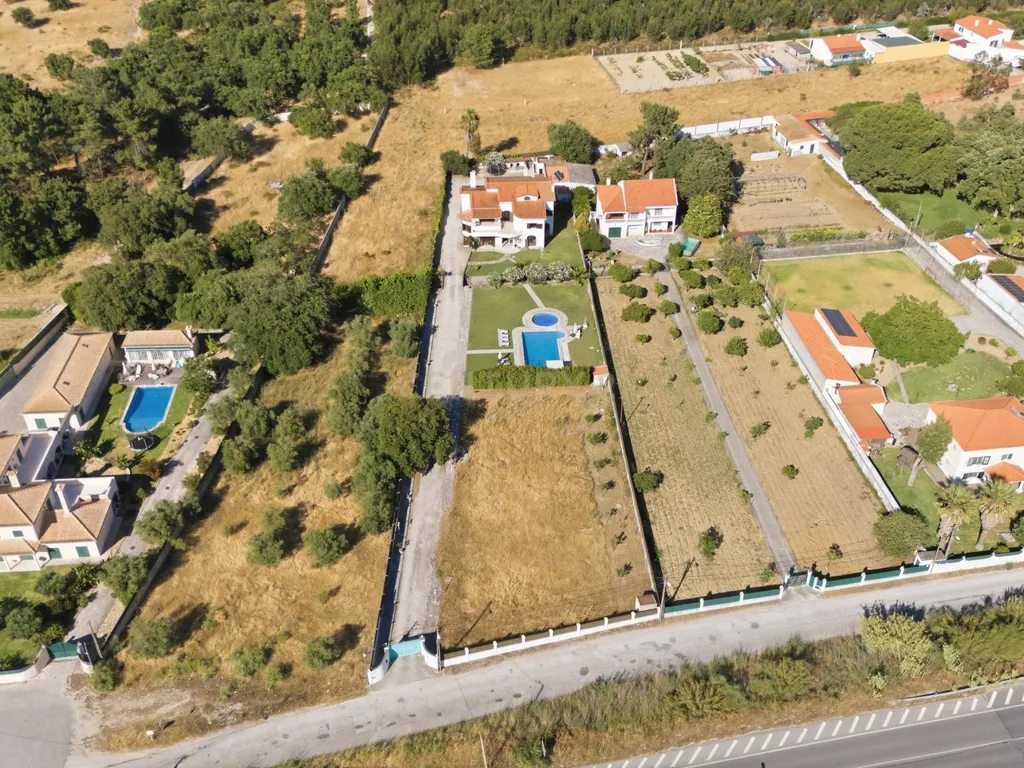 Quinta de Charme em Palmela – Renovada, Espaçosa e Pronta a Viver - Image 40