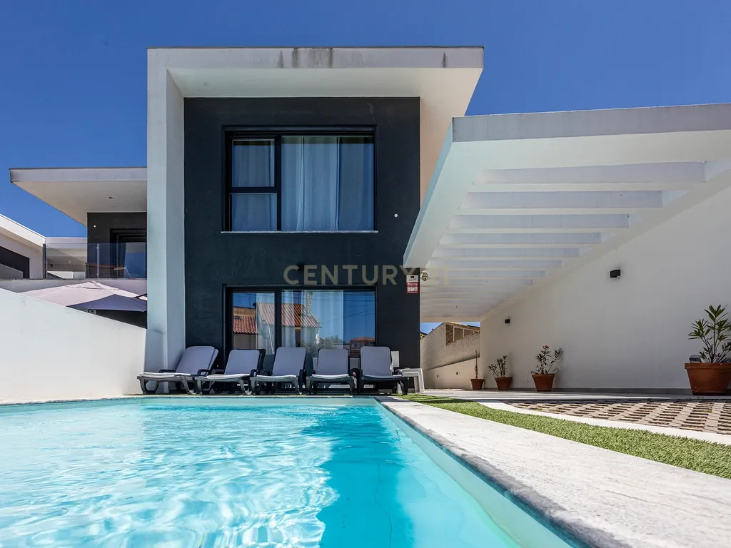 Moradia Contemporânea com Piscina a 5 minutos das praias da Costa da Caparica - Image 33