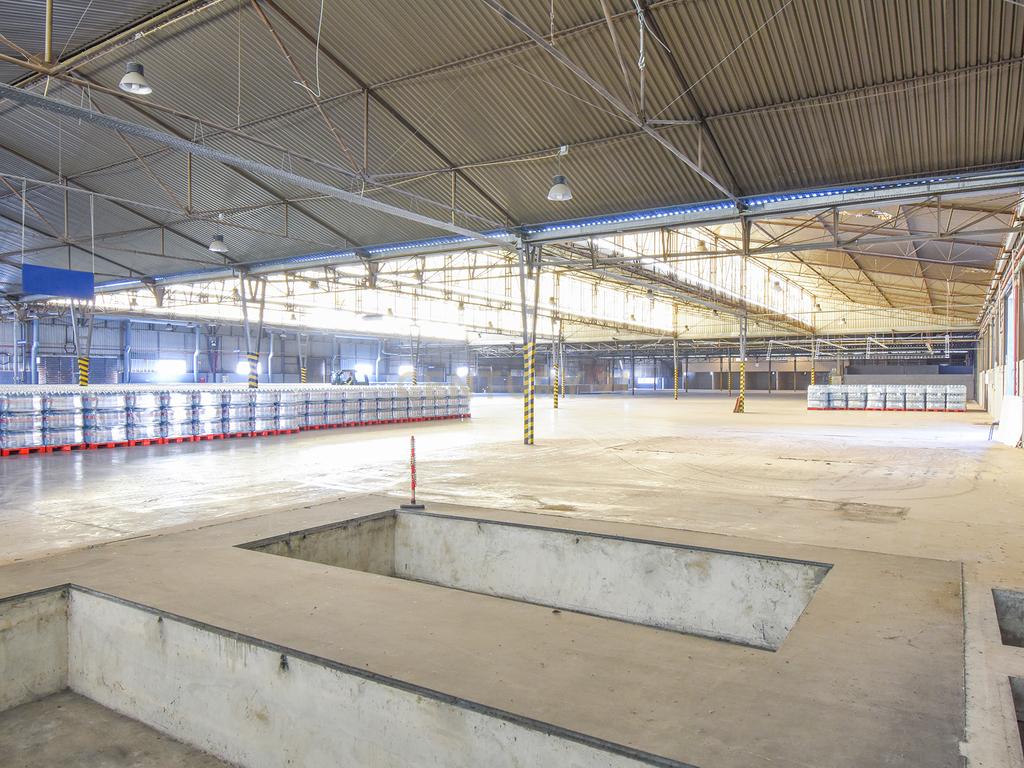 Armazém 1000m2 - Setúbal - Image 1