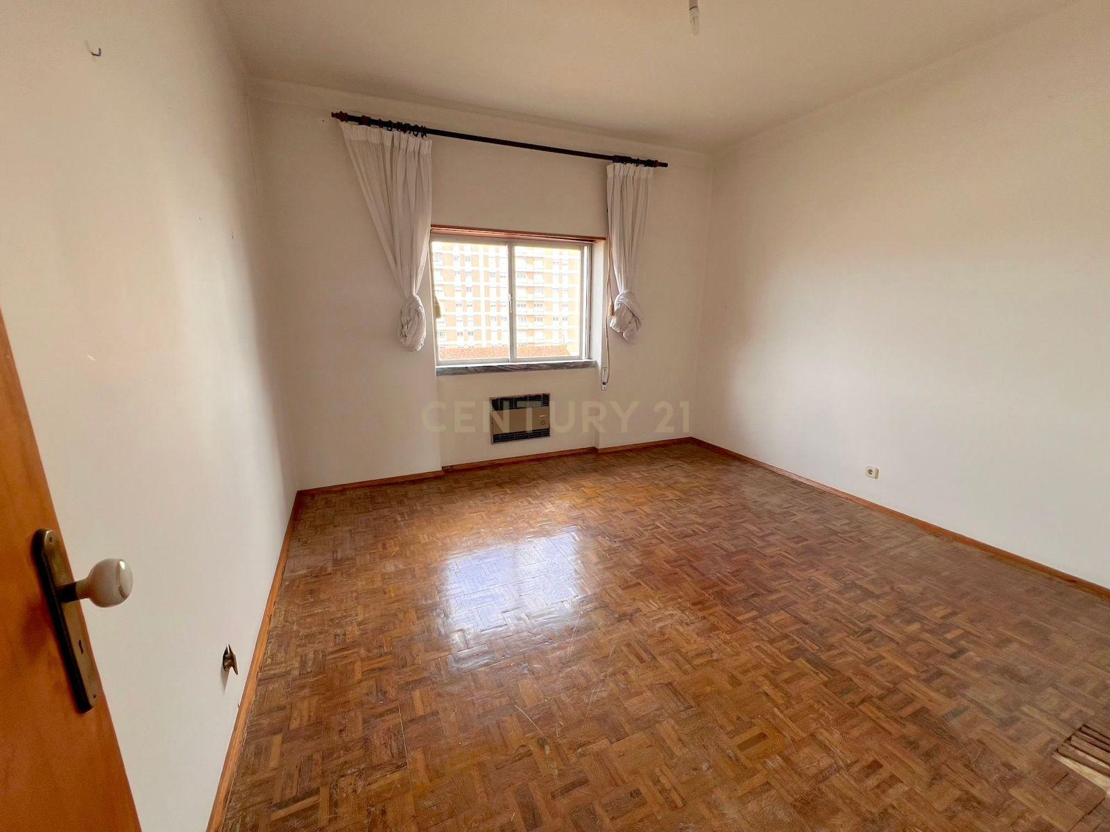 Fotografia 3 de Apartamento T3 em Caldas da Rainha – Para remodelar