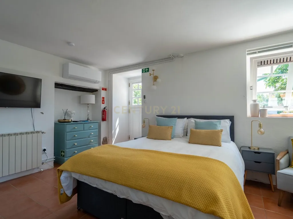 Moradia T7 tradicional em bom estado com varanda coberta, pátio, piscina, terraço coberta, vistas boas e jardim numa localização sossegada perto do centro de Arganil e o rio Alva - Image 21