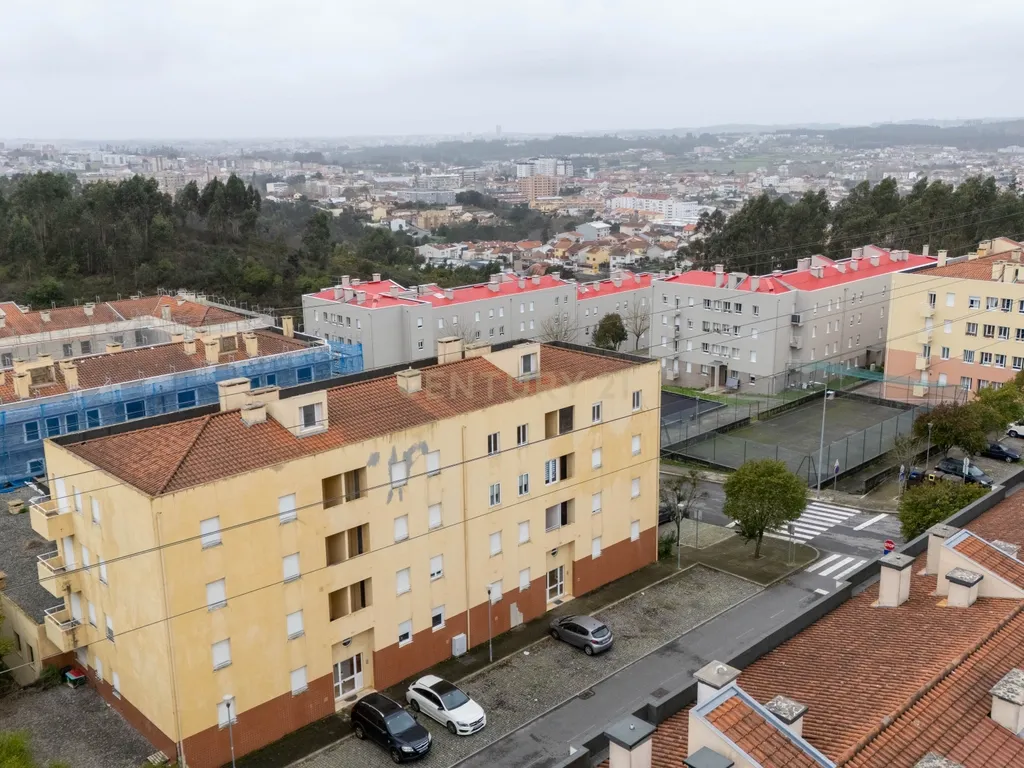 Conforto e Funcionalidade: T2 com Garagem em Ermesinde - Image 27