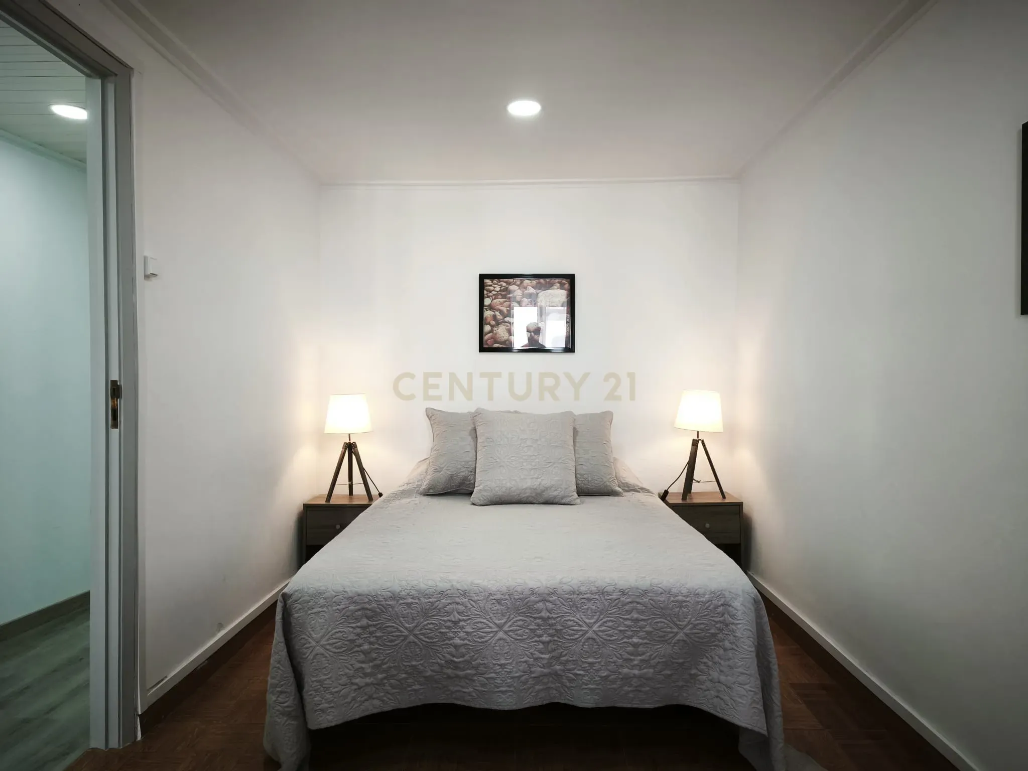 Moradia T2 no Centro da Ribeira Grande – Localização Privilegiada - Image 4