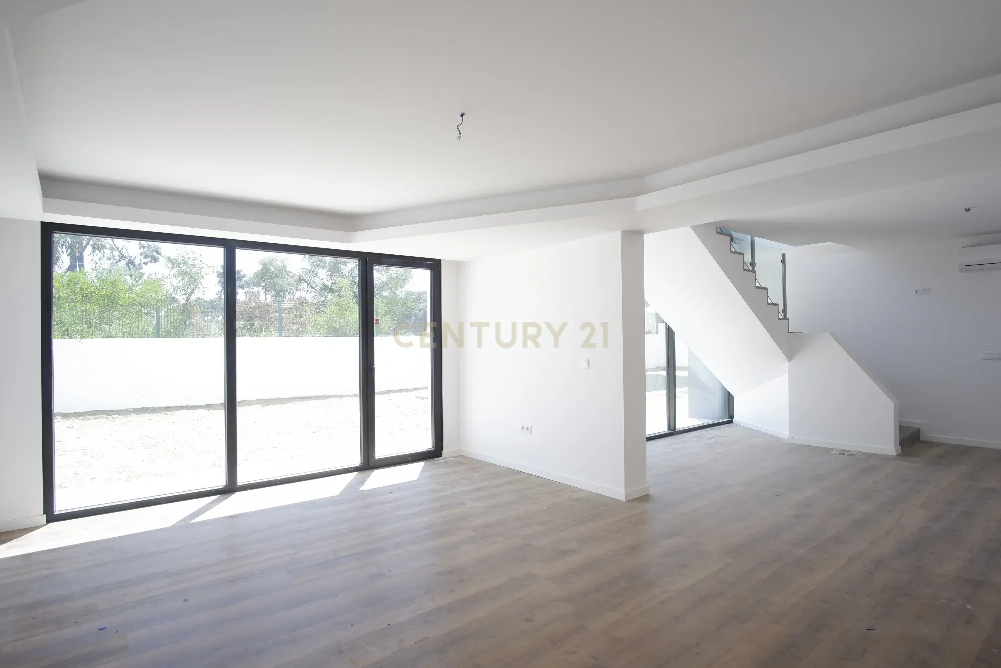 🌿 Moradia de Sonho Pronta a habitar na Avenida do Mar T5 com piscina – Aroeira - Image 13