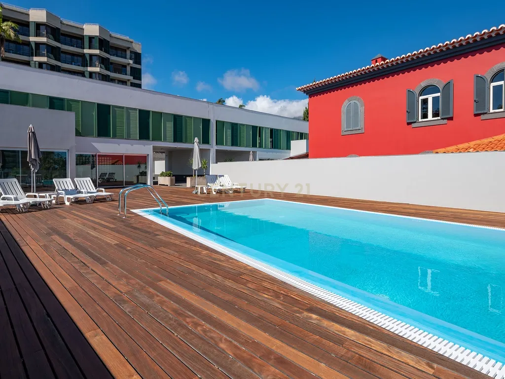 Moradia Moderna em Banda na Estrada Monumental – Funchal - Image 22