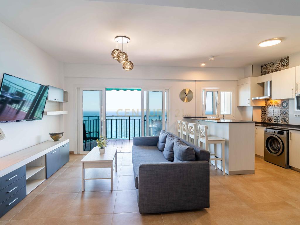 Apartamento de Luxo com Vista para a Praia emFuengirola Málaga - Image 2