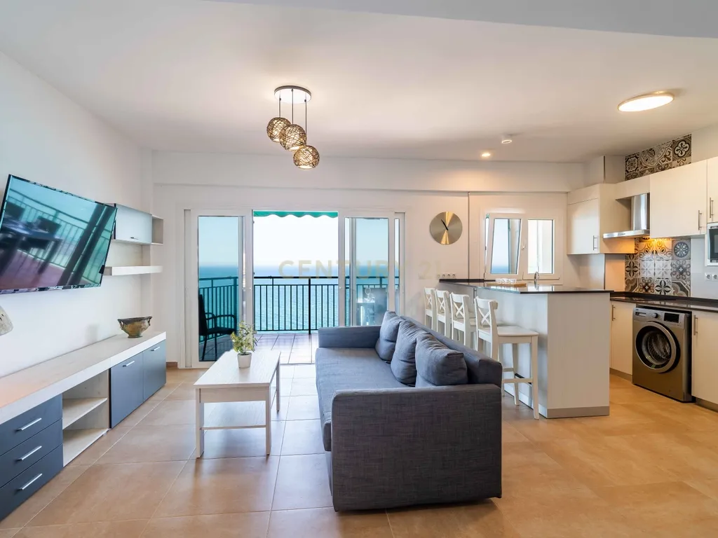 Apartamento de Luxo com Vista para a Praia emFuengirola Málaga - Image 2
