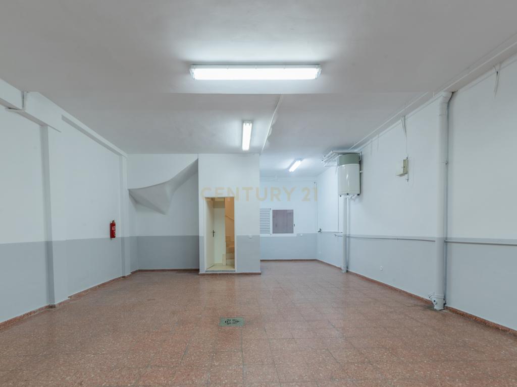 Chalet adosado con jardín en calle Unicornio, Aravaca - Image 37