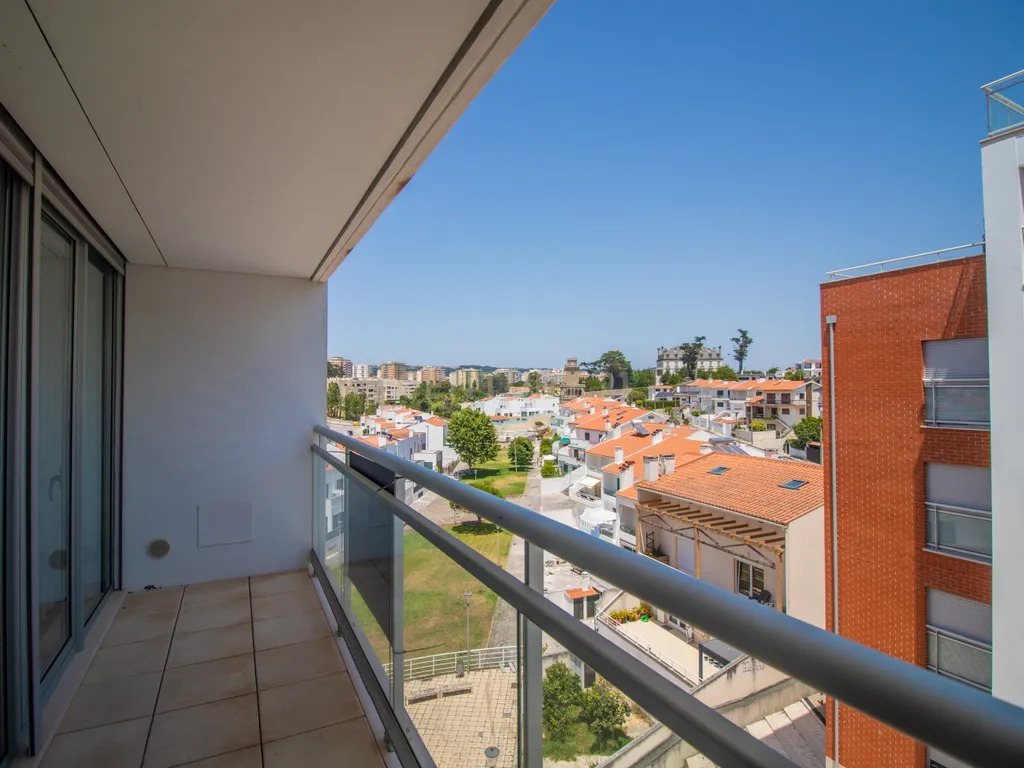 Apartamento Moderno na Figueira da Foz com Estacionamento e Elevador - Image 29