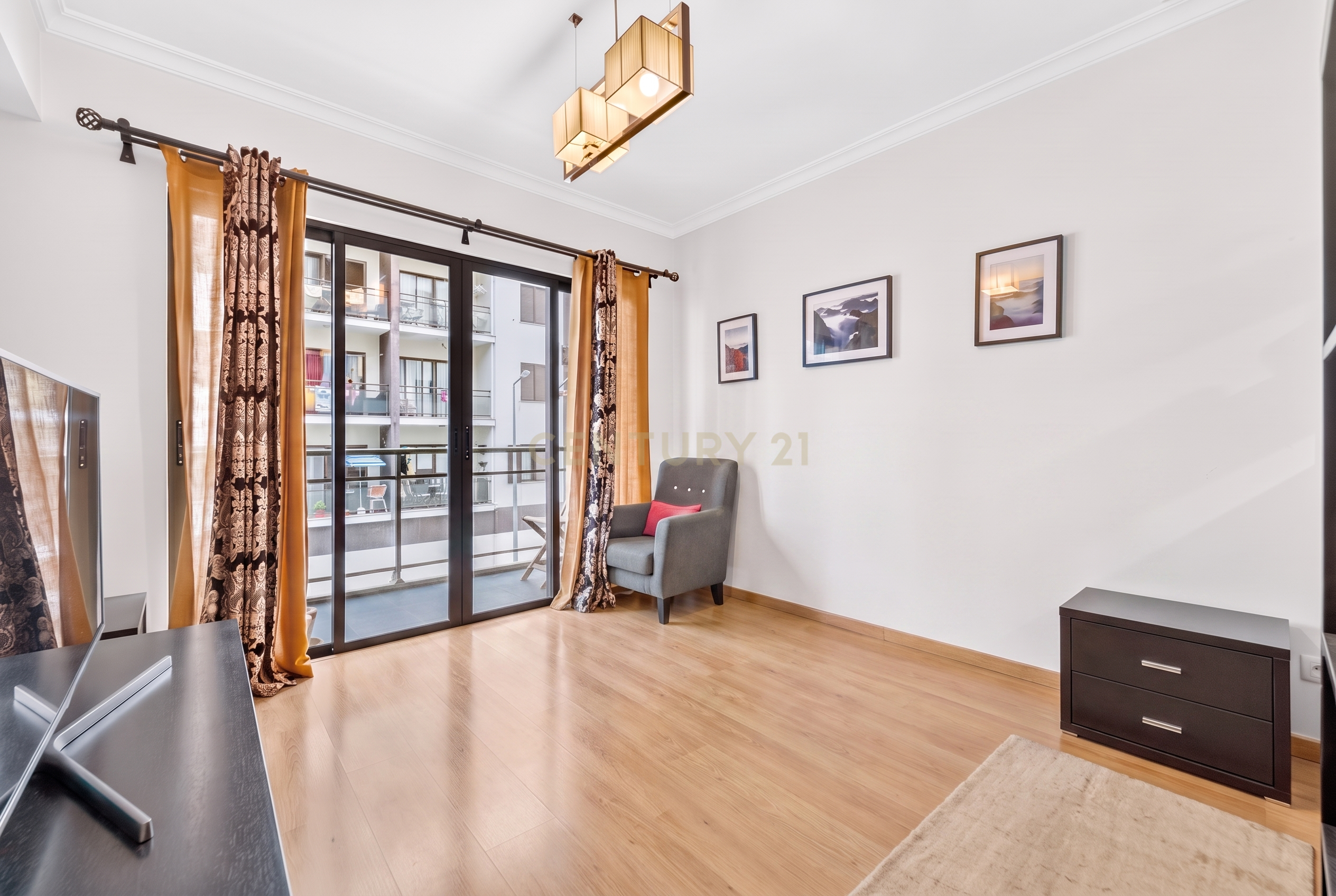 Fotografia 5 de Apartamento T1 com Boas Áreas em Santo António, Funchal