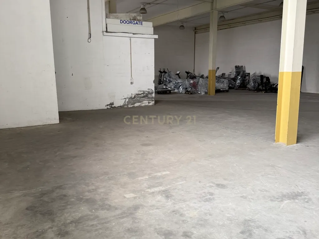 Armazém de 1.000 m² | 2 Pisos | Elevado Potencial de Rentabilidade - Image 15