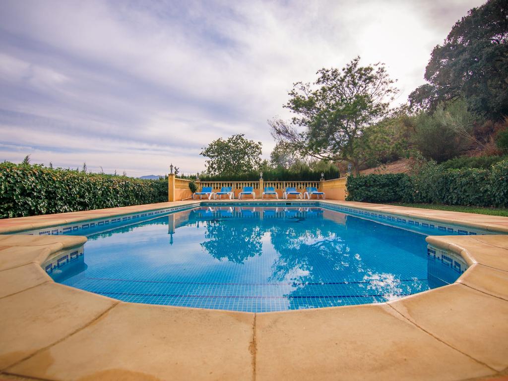 Uma propriedade rural rodeada pela natureza com uma casa de dois andares, piscina privada vedada e terraço para banhos de sol, licença turística, um olival produtivo, instalações para animais adaptáveis ​​e acesso pavimentado a apenas 10 minutos de Ronda. - Image 35