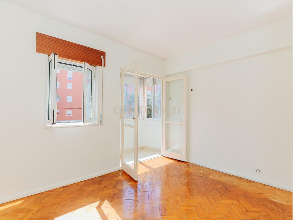 Apartamento T3 nos Olivais - Image 8