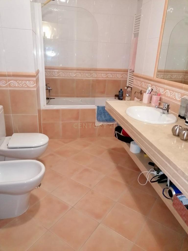 APARTAMENTO T4 SOLAR DAS MARINHAS - Image 8