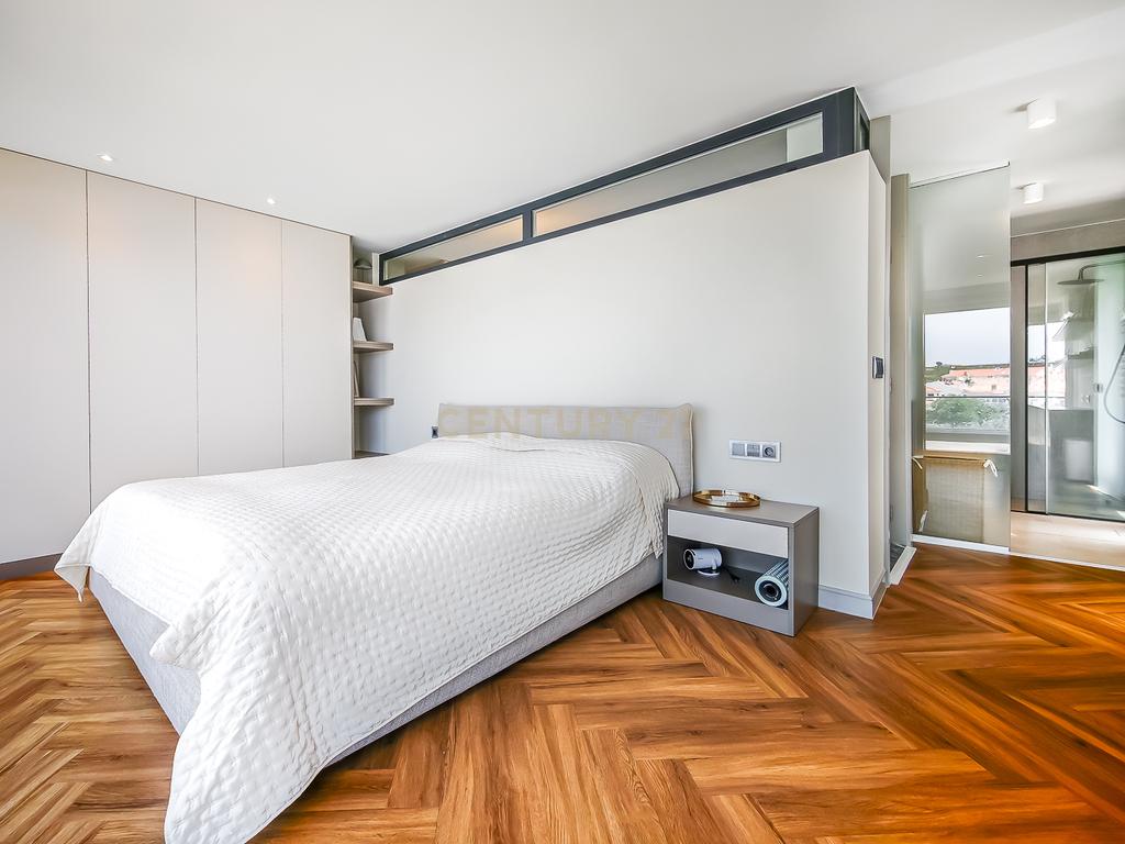 Moradia T4 em Condomínio Privado | Piscina | 6WC | Jardim | Terraço | Box | Quinta do Brilhante | Albarraque A 5 Minutos Do colégio Tasis internacional - Image 45