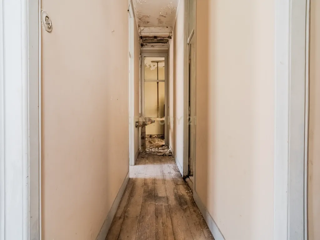 PRÉDIO PARA RECUPERAR, NO CENTRO HISTÓRICO DE PENICHE - Image 19