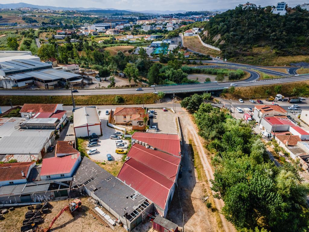 Armazém composto por 3 Edifícios e Amplo Logradouro – Ponte das Mestras, Leiria - Image 17