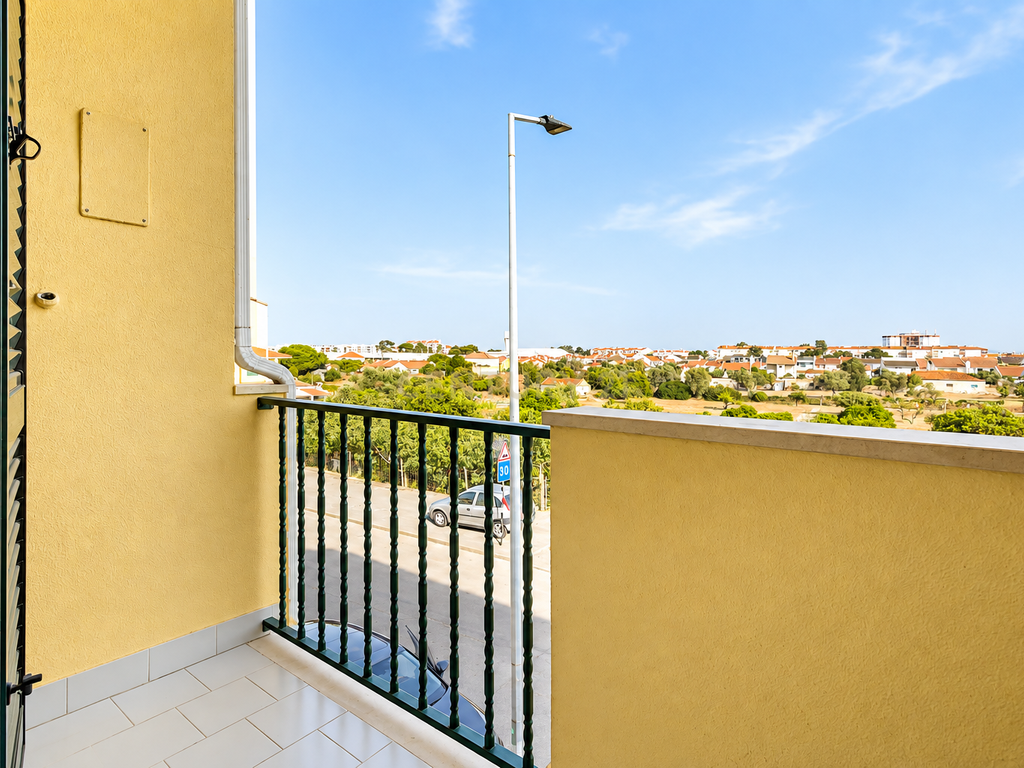 Moradia em Banda T3+1 com quintal e garagem em Zona Tranquila – Bacelos de Gaio, Seixal - Image 16