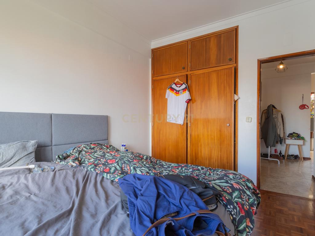 Apartamento T4 convertido em T3 - Centro do Barreiro - Image 22