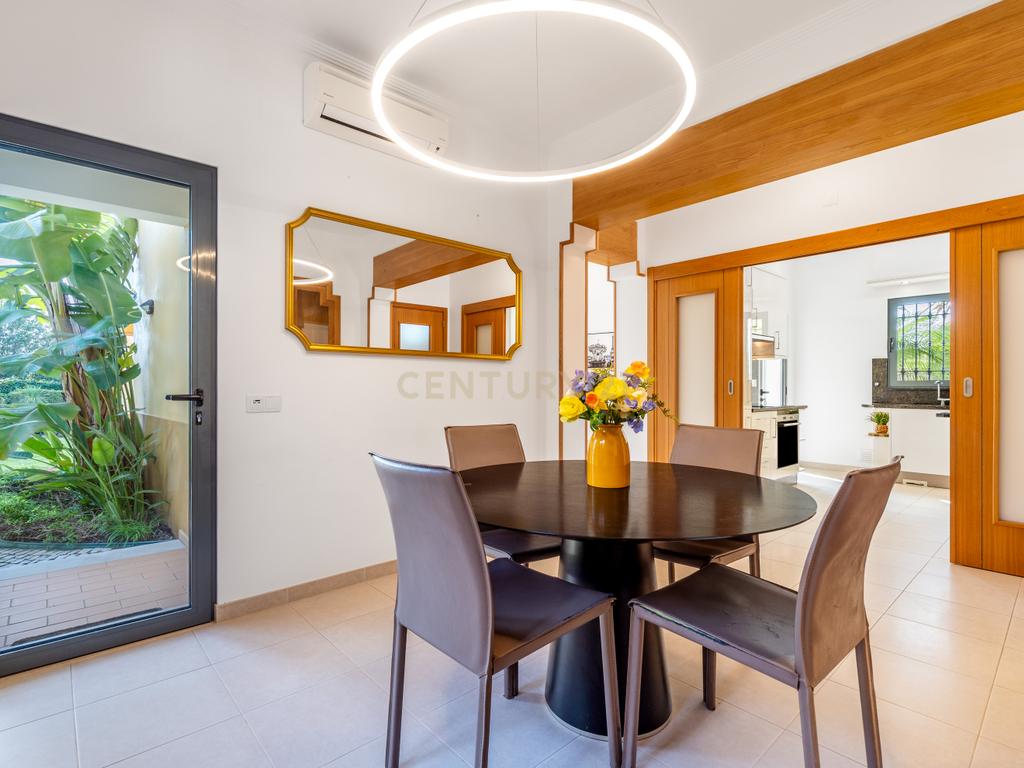 Moradia Unifamiliar de Prestígio | Quinta dos Álamos I Guia – Albufeira | T5 | Piscina | Jardim - Image 7