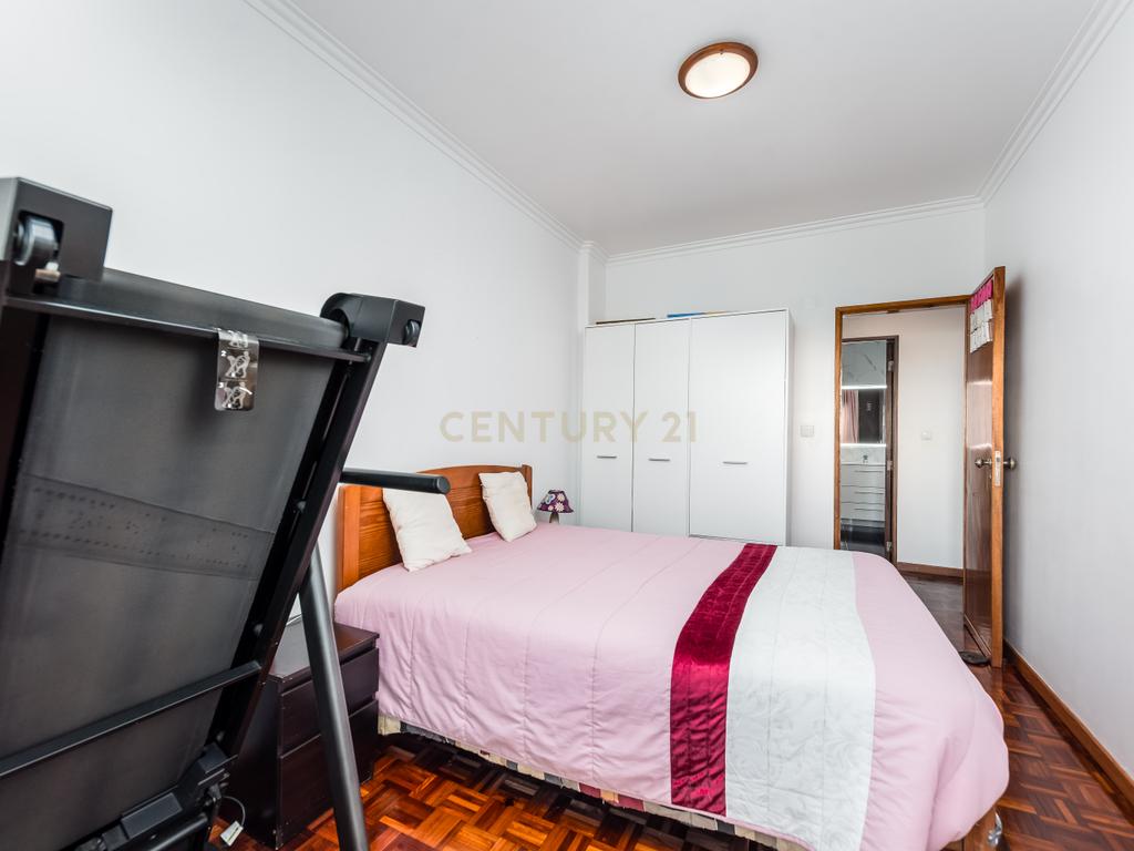 Apartamento Renovado T3 na Amadora - Image 19