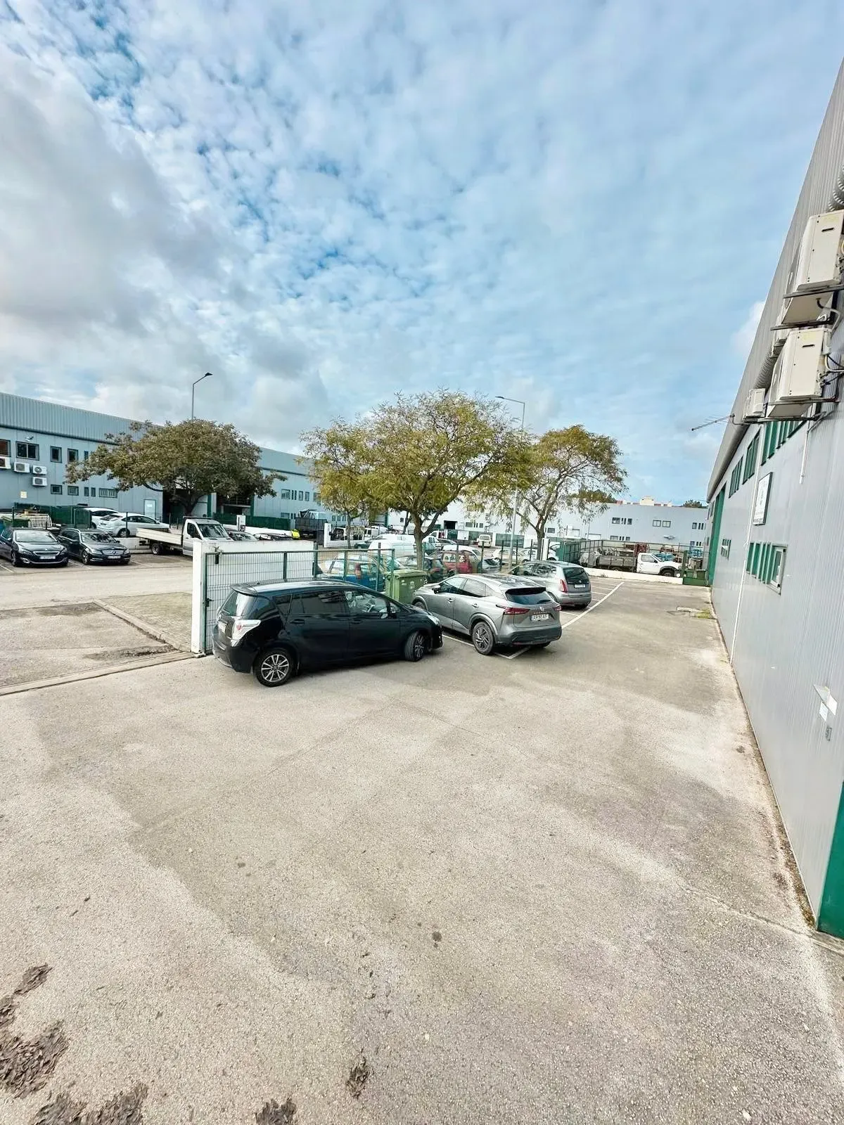 Armazém Industrial na praceta Emídio Santana, 11 Casal do Marco, valor negociável com ou sem o recheio do imóvel - Image 30
