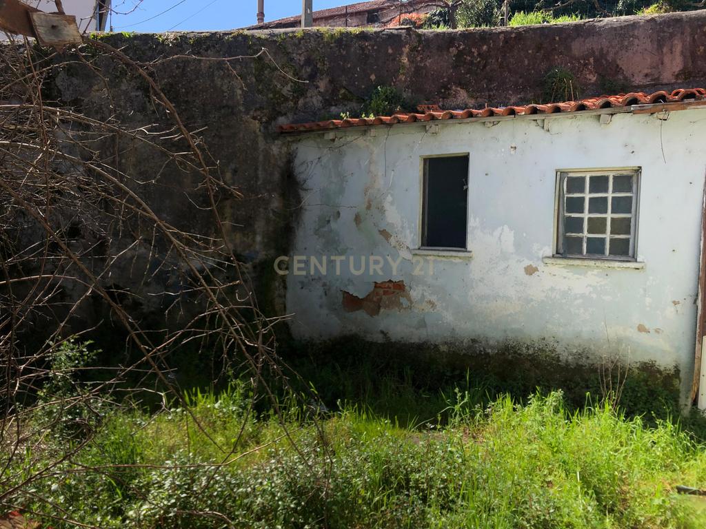 *Moradia para Reabilitação no Centro da Covilhã – Oportunidade Única* - Image 11