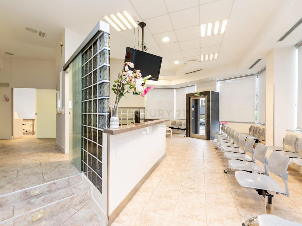 Loja Comercial Luxuosa em Madrid - 306m² com Excelente Localização - Image 5