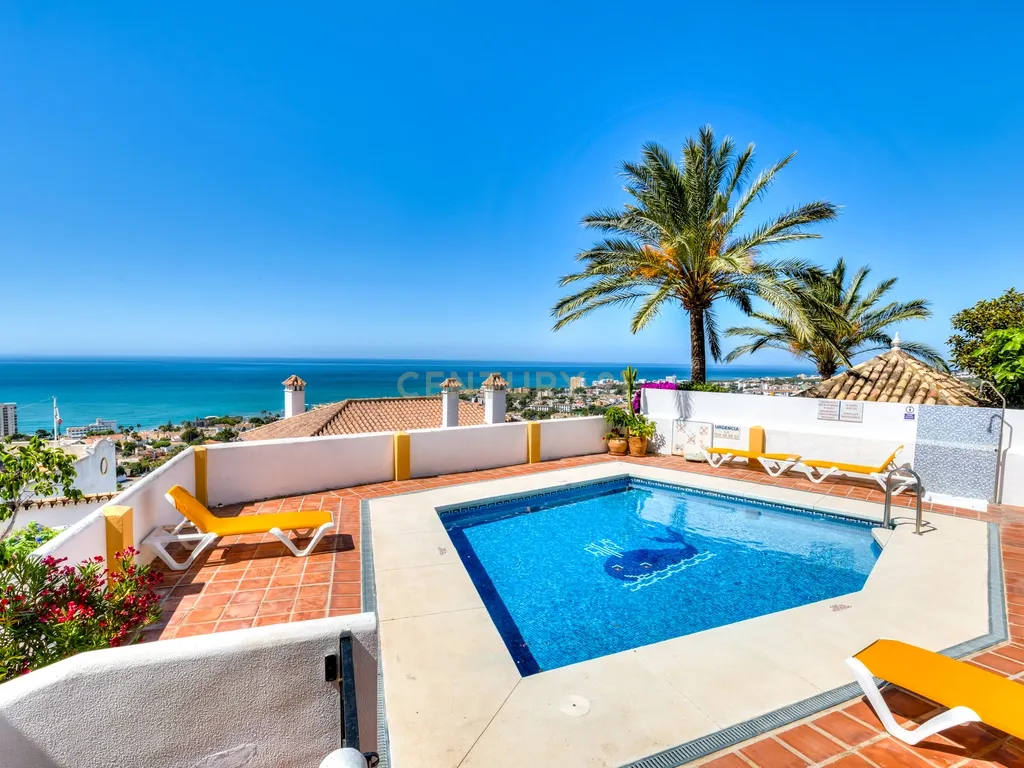 PENTHOUSE TOTALMENTE REMODELADA E PRONTA A ESTREAR COM VISTAS PANORÂMICAS PARA O MAR, DUAS VARANDAS E PISCINA EM MIJAS COSTA - Image 24