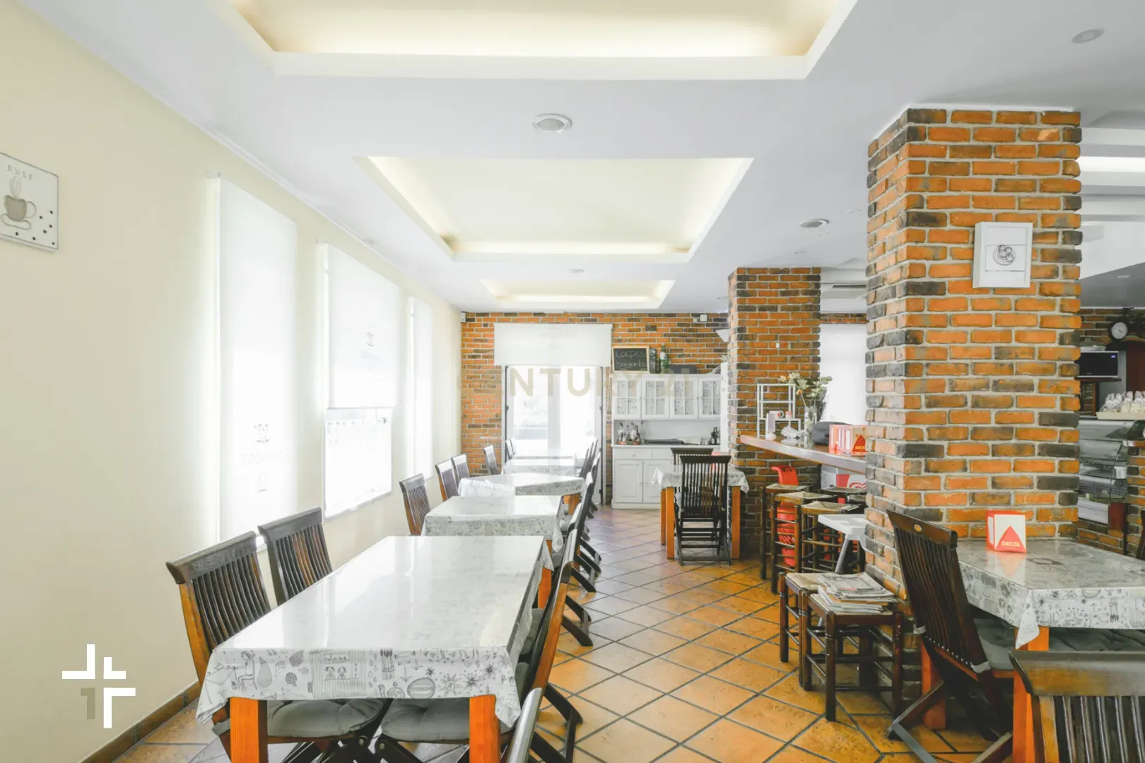 Fotografia 4 de ​Espaço Comercial com Terraço | S. Domingos de Rana