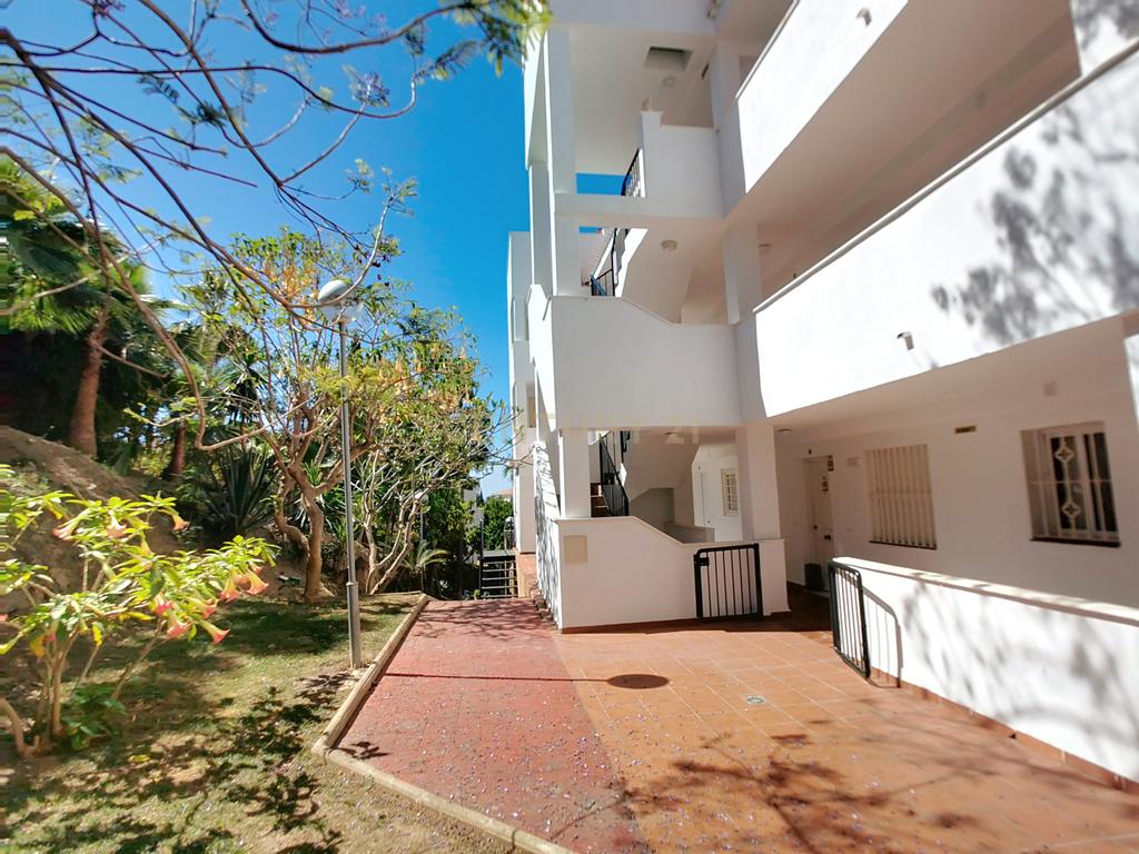 Luxuosa Moradia em Málaga com Terraço e Acessibilidade - Image 13