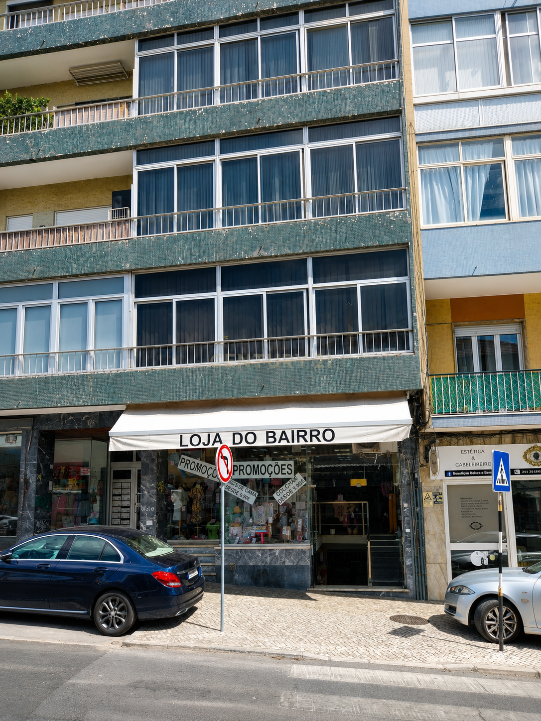 Loja no Centro de Almada 319m2 - 2 Pisos