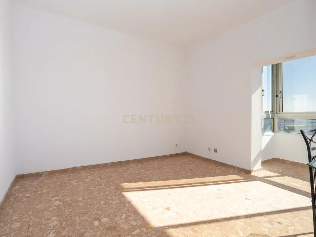 Apartamento T3 em Almada com Excelente Localização - Image 23