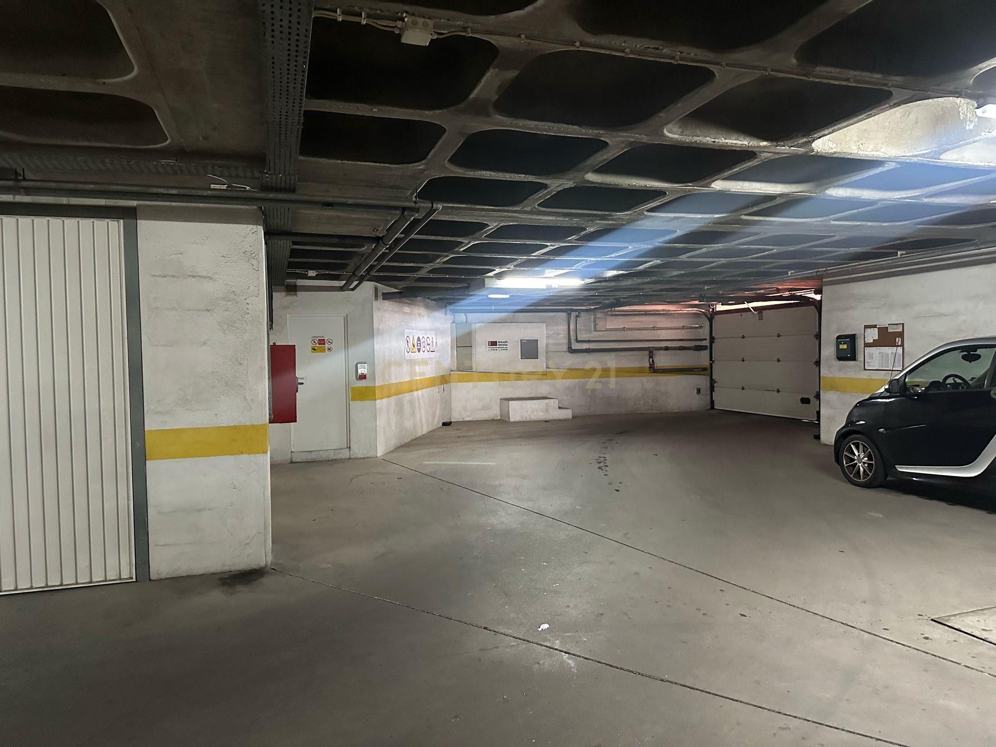 Garagem com 2 BOX independentes para arrendamento - Image 5