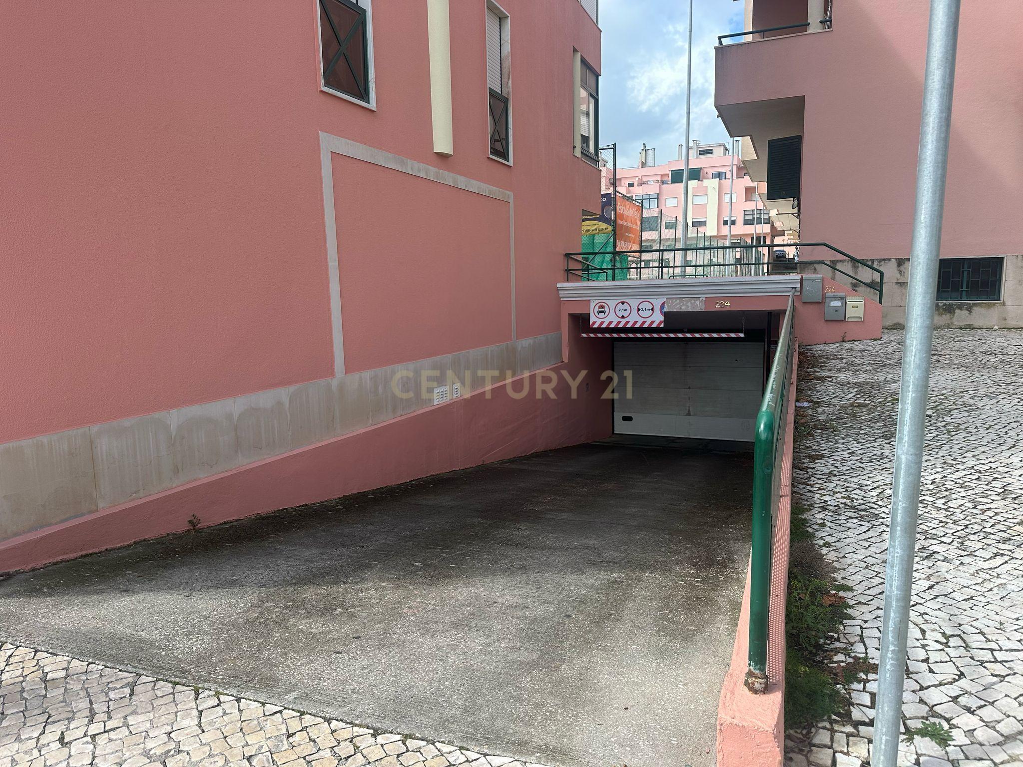 Garagem com 2 BOX independentes para arrendamento - Image 4