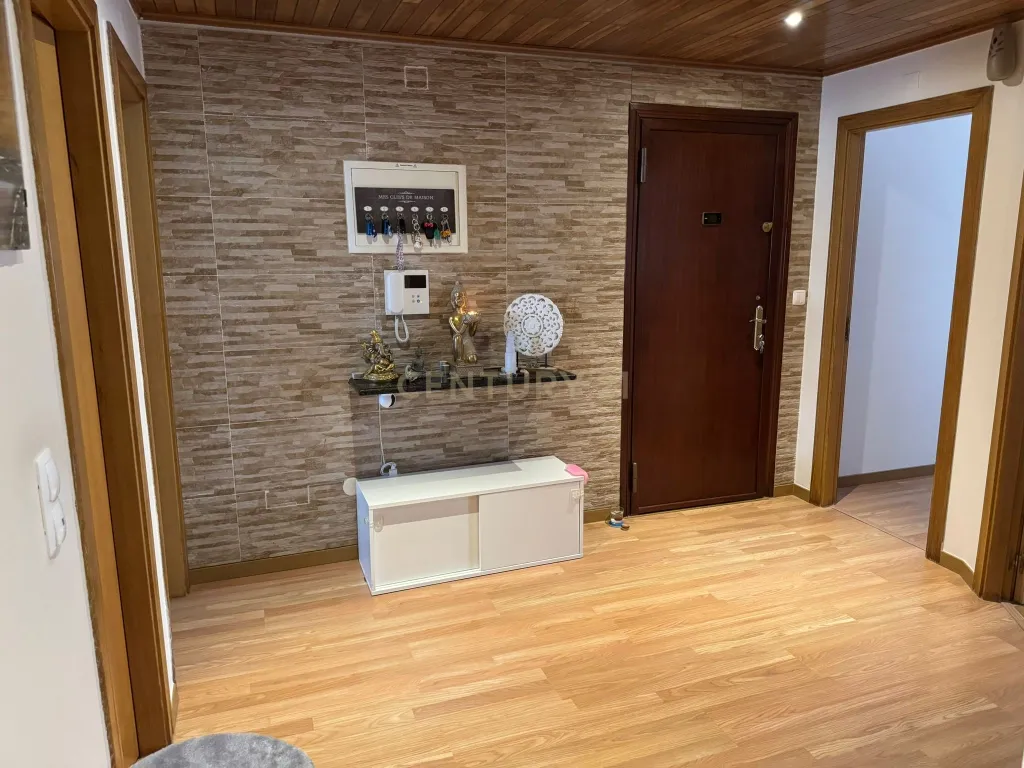 Apartamento T2 Rio de Mouro - Image 5