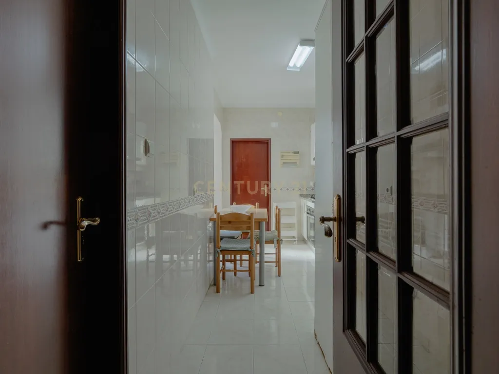 Apartamento T2+1 em Moscavide, Próximo ao Metro - Image 17