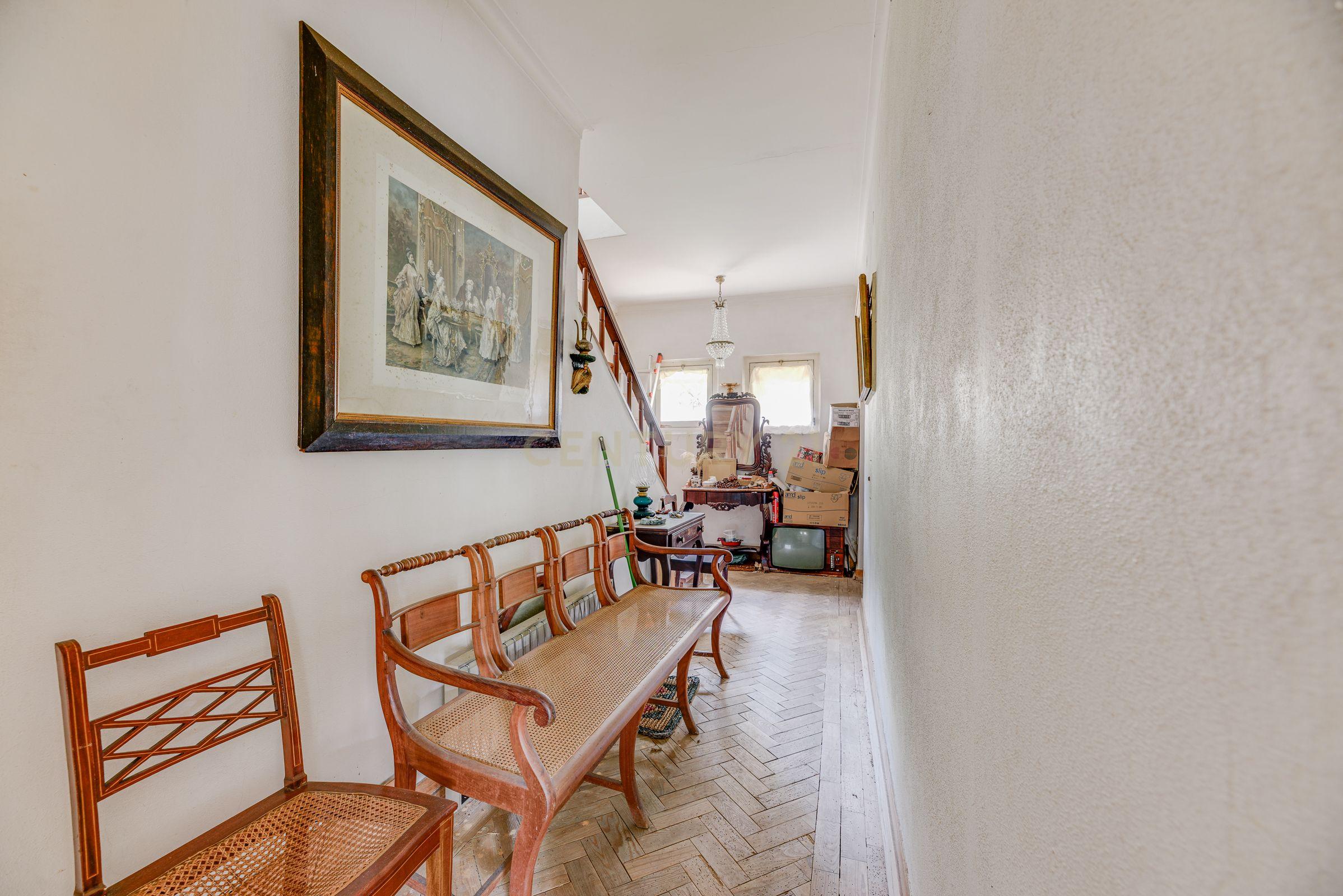 Moradia geminada para remodelar - Image 4