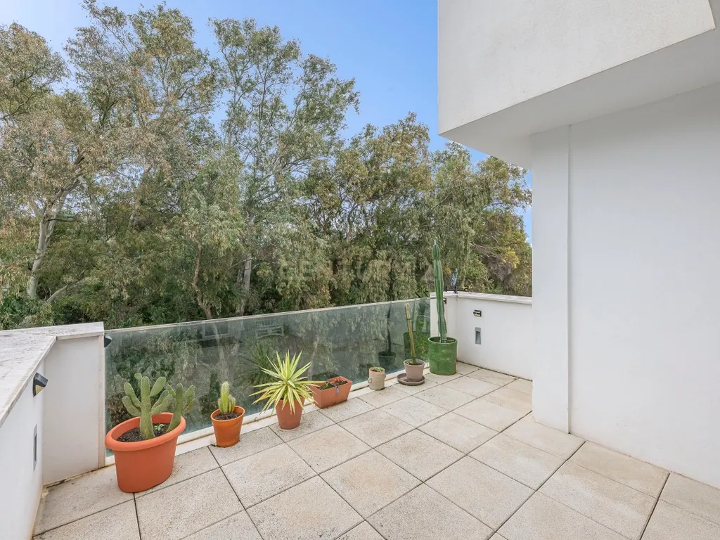 Moradia de Luxo a 500 Metros da Praia - Image 29