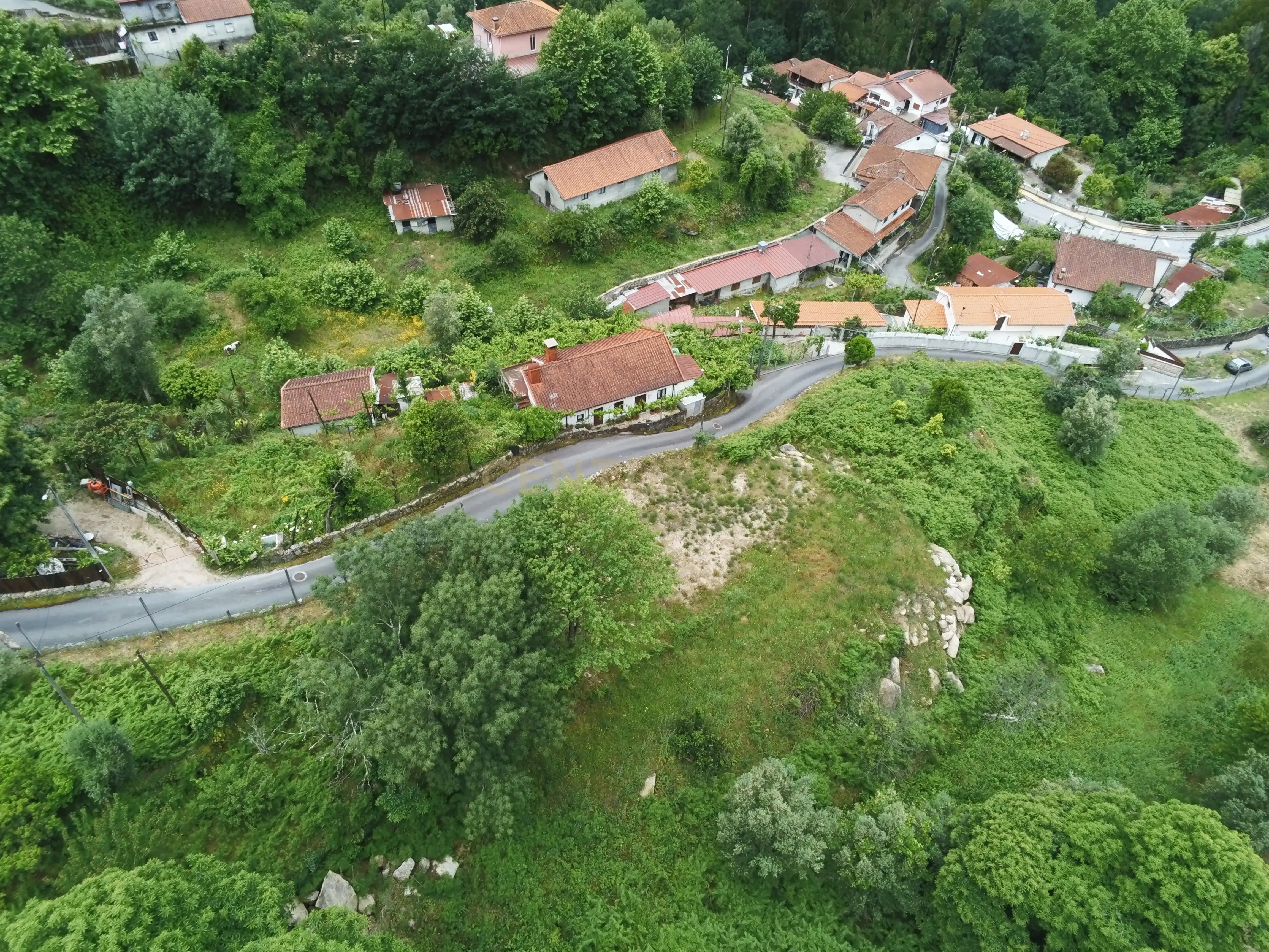 Fotografia 7 de Terreno Exclusivo no Centro da Vila do Gerês – 3.683 m² com Projeto Aprovado Moradia Térrea